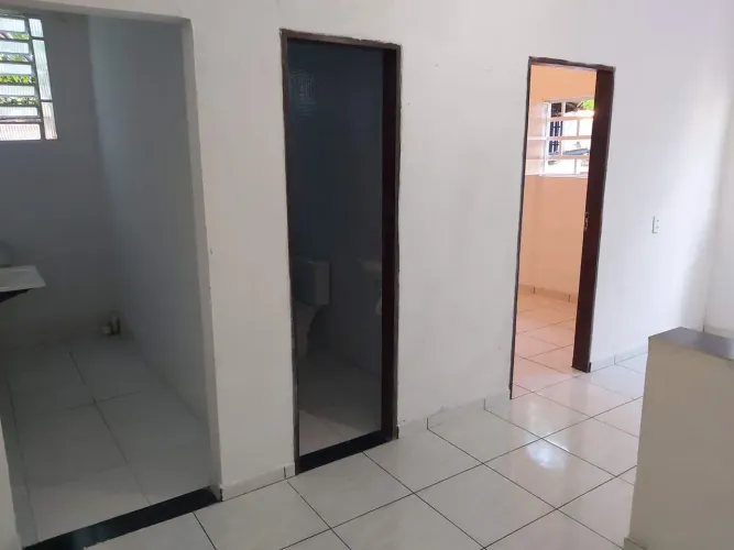 Alugo casa tipo kitinet Jacintinho