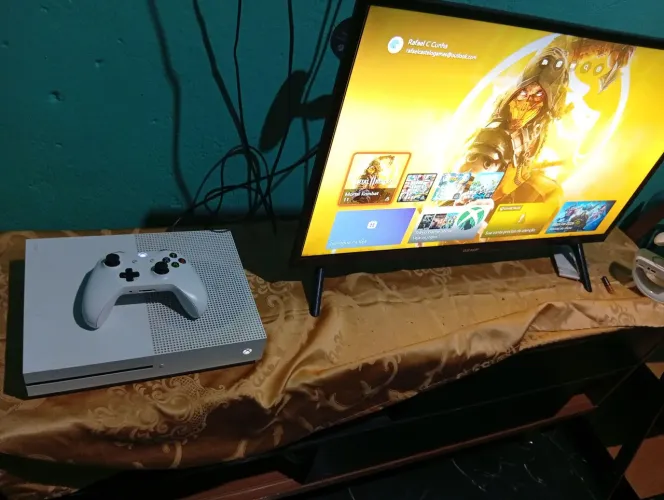 Xbox One S 500GB + Controle com Analógicos Magnéticos (Hall Effect Novos!)