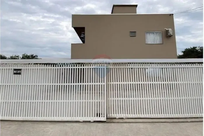 Condomínio com 4 Apartamentos + 2 Kitnets à Venda  Excelente Oportunidade para Investidor!