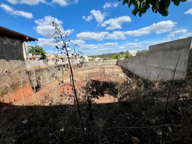 Terreno com 494m² à venda em condomínio - Alphaville