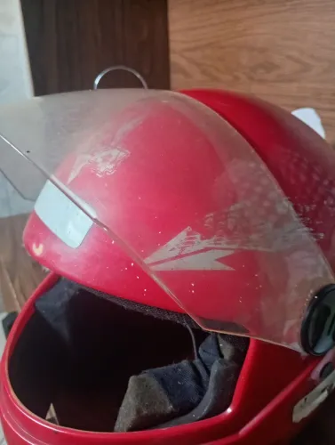 Capacete usado