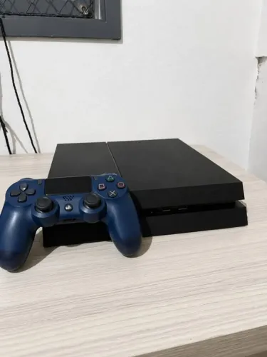 Playstation 4 Completo com Controle + Jogo GTA V e Resident Evil 7