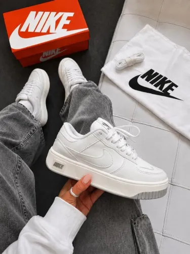 Tênis Nike feminino 