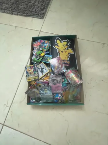 Vendo lote de cartas gigantesco