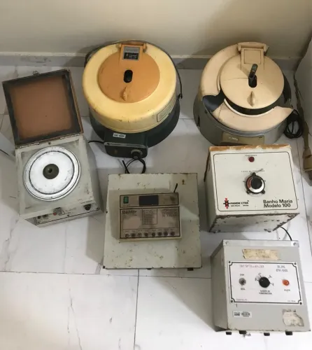 VENDO EQUIPAMENTOS DE LABORATÓRIO 