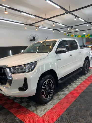 Toyota Hilux CD SRV 4X4 2.8 TDI Diesel Aut. 2021