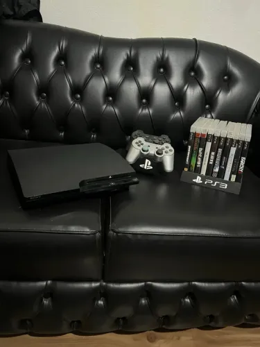 PS3 Slim 160GB + 10 Jogos Originais + 2 Controles + Suporte