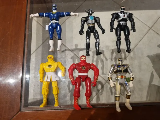 Bonecos power rangers variados