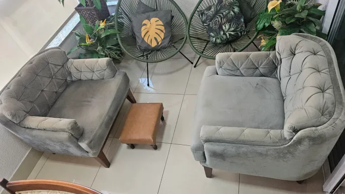 Poltrona decorativa em veludo