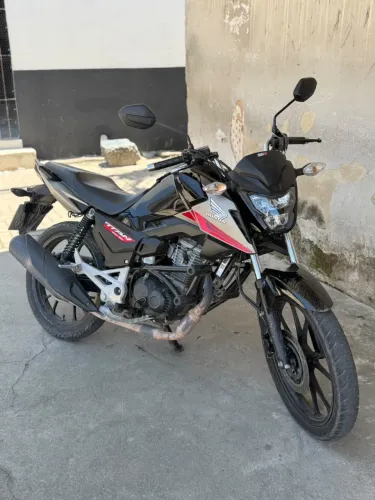 Honda Titan 2025 único dono