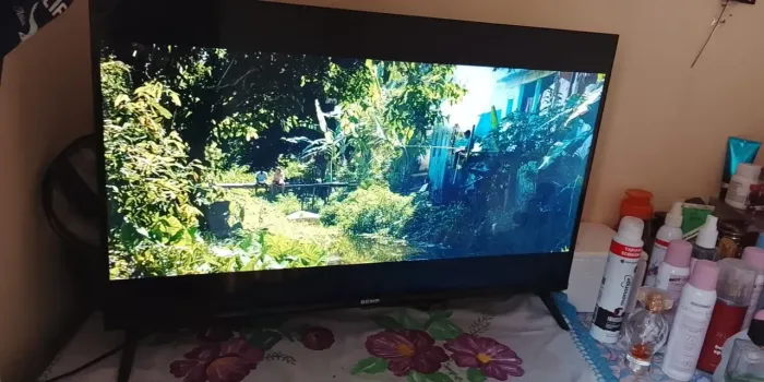 Tv smart 32 polegadas Semp Toshiba nova com 3 meses de uso