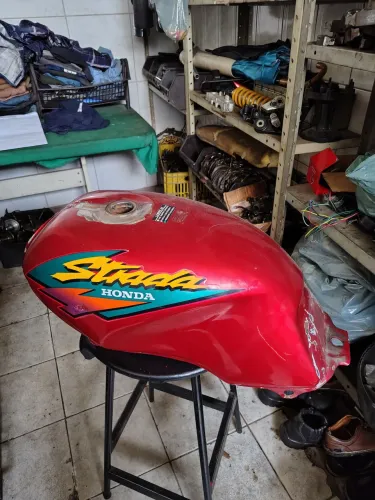 Vende- se Tanque da CBX 200 Strada 