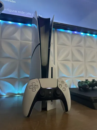 Vendo ou Troco PS5 Slim 1tb Mídia Fisica e Digital Novinho Pouco Usado