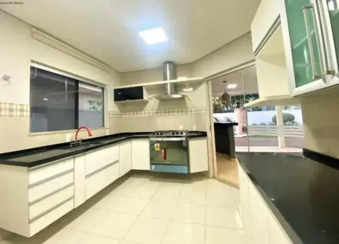 Imóvel para aluguel com 255 metros quadrados com 4 quartos em Jardim Imperial - Cuiabá - M