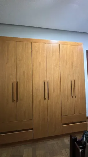 Guarda roupa 6 portas 