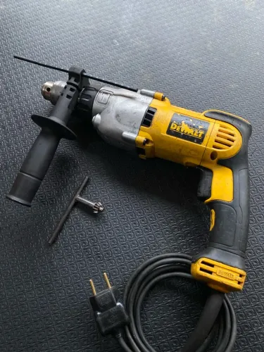 Furadeira de impacto DeWalt 1300w 220v