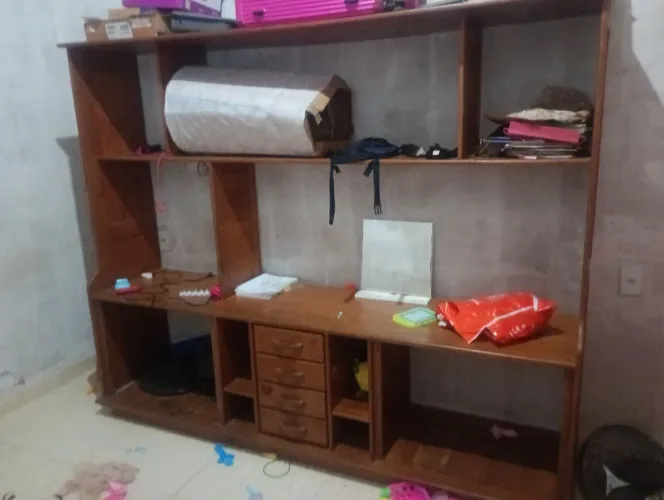 Vendo estante de cerejeira ?