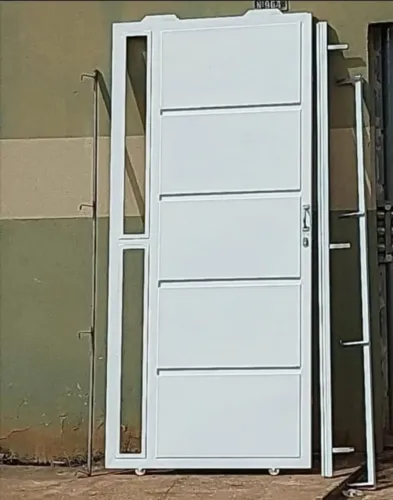 Vendo porta de aço 