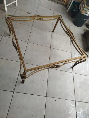 Mesa de centro em ferro