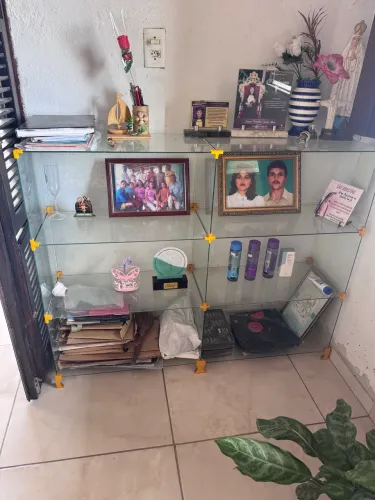 VENDE-SE VITRINE