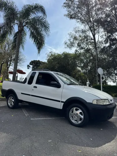 Fiat Strada Working 1.5 MPI 8V CE (álcool) 2002
