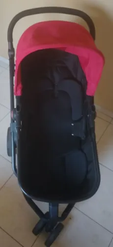 Vende-se carrinho de bebe preto/vermelho
