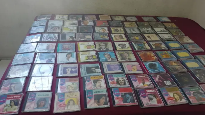Vendo CDs originais