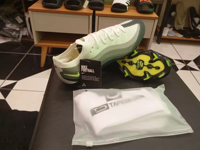 Chuteira nike