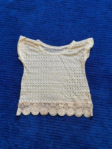 Blusa de renda. Tamanho M