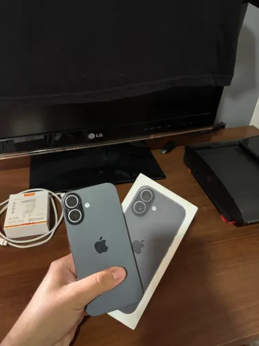 IPHONE 17 IMPECÁVEL 