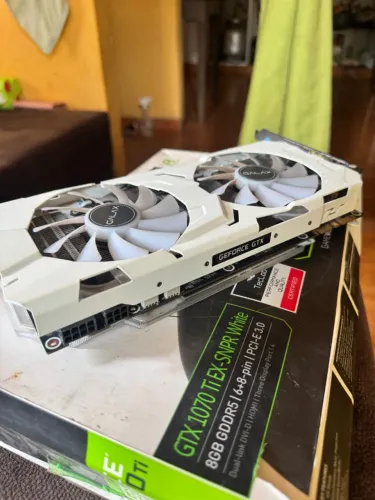 Placa de Vídeo GTX 1070 Ti Galax White - 8 GB