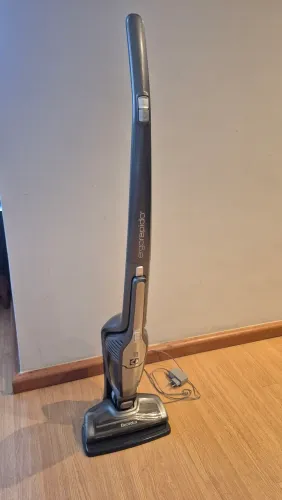 Aspirador electrolux ERG 25