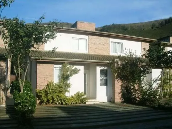 Casa de condomínio na praia de Paúba