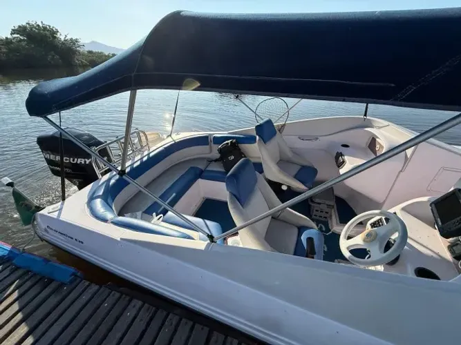Lancha Alternativa modelo 630 21 pés