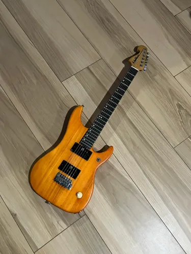 Guitarra WASHBURN SIGNATURE NUNO BETTENCOURT. Cordas Novas. Aceito CARTÃO