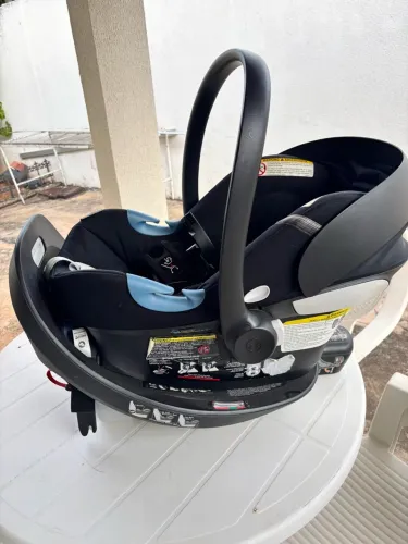 Bebê conforto com base Isofix Cybex