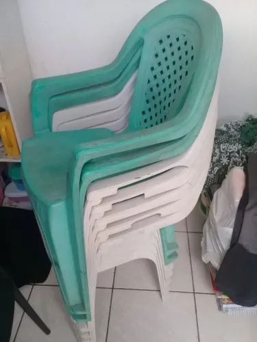 Cadeiras plasticos