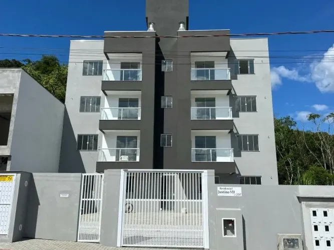Vende- se apartamento em camboriu c/ 2 dormitorios, 01 Vaga de garagem, Banh