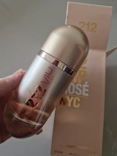 Perfume 212 vip rosé (original)