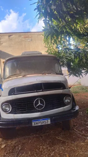Caminhão Mercedes 1113