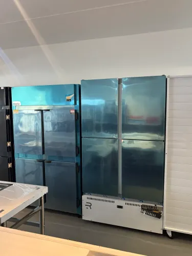Geladeira comercial 4 portas inox