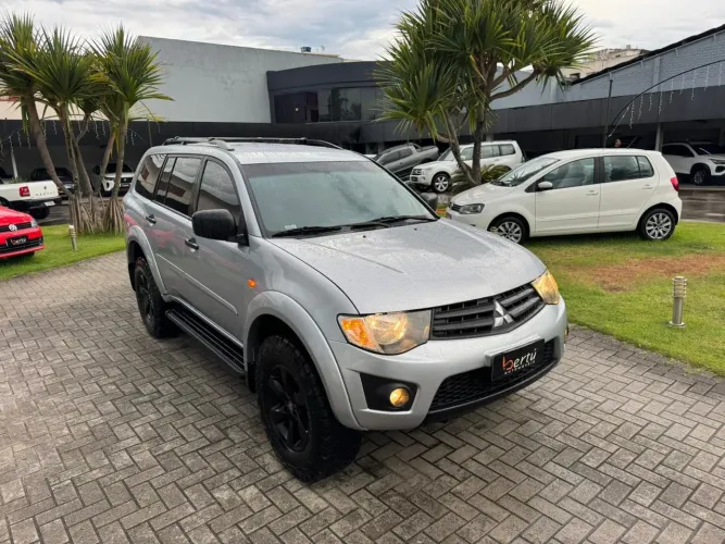 Mitsubishi Pajero Dakar 3.2 4X4 T.i. Dies. 5P Mec. 2015