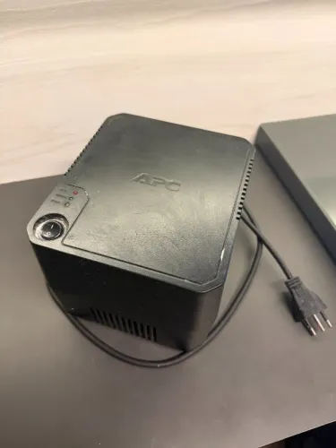 Estabilizador APC Sol G4 1000VA Bivolt Automático - 8 Tomadas