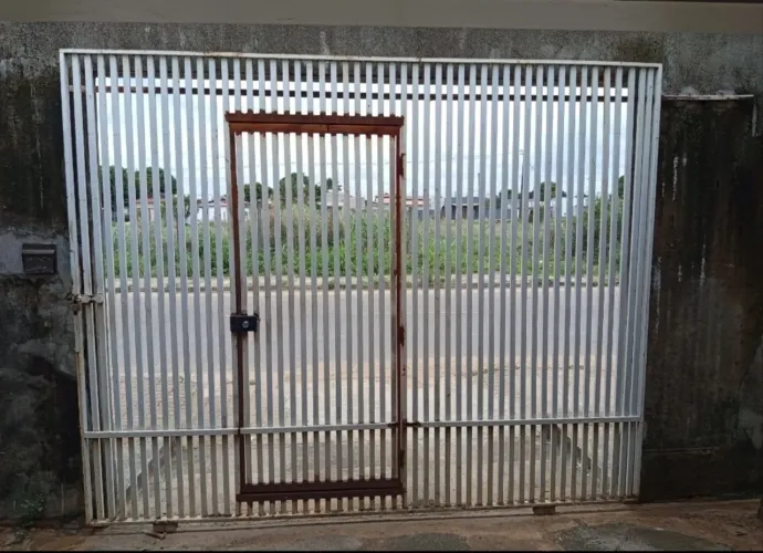 Portão de Ferro Residencial com Portão Social Completo