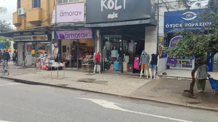EXCELENTE LOJA COM 55 M2 EM ROCHA MIRANDA.