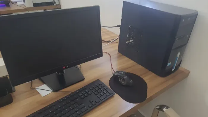 PC de Escritório + Monitor - Ótimo para Trabalho e Estudo 