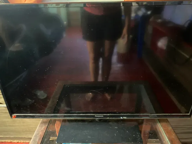 Televisão para retirada de peças 