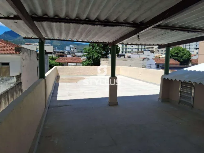 Apartamento Tipo Casa com Amplo Terraço em Cachambi! RO01X