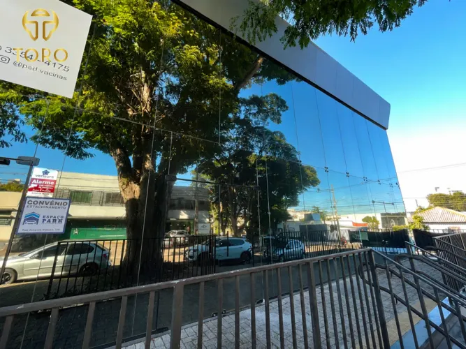 Aluga-se sala comercial na Rua Nassid Haddad em Maringá-Pr.