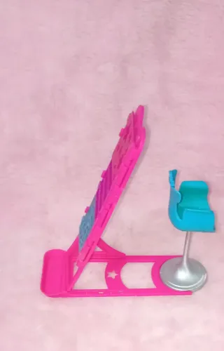 Sucatinha do móvel da Barbie.